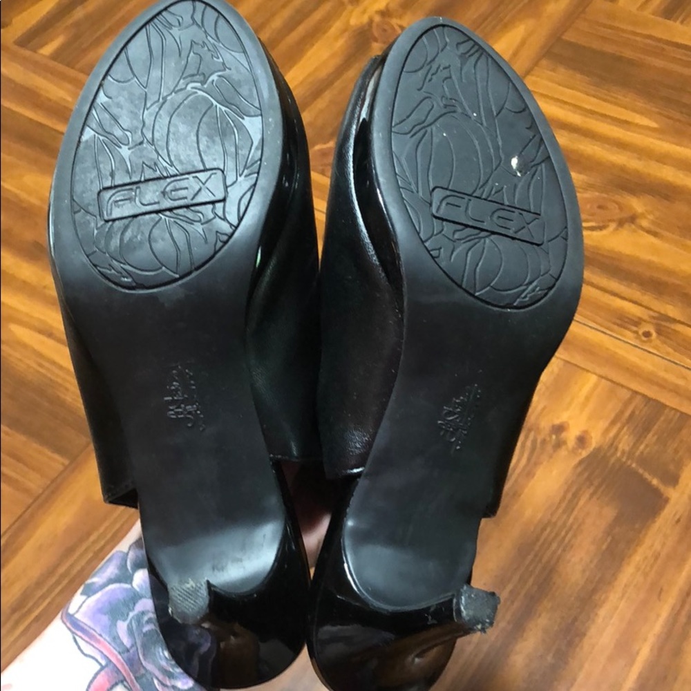 heels - Picture 3 of 8